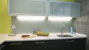 Sólo necesitas un bote de cristal y pintura fluorescente. Lamparas Fluorescentes En La Cocina Ventajas Y Desventajas