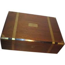 Travel desk made of mahogany with walnut veneer and walnut feather. Antique Soft Wood Travel Writing Desk With Brass Trim Something Wonderful Ruby Lane