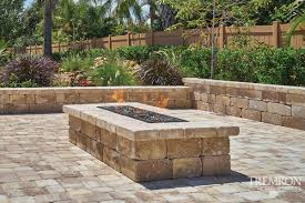 How to build a firepit with castlewall block / using retaining wall blocks fire pit how to make a fire pit using. Stonegate Retaining Wall Blocks Tremron Jacksonville Pavers Retaining Walls Fire Pits Atlanta Miami Orlando Tampa Florida Paver Manufacturer