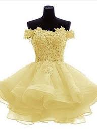 Pin By Jamd On Vestidos De 15 Cortos Cute Short Prom Dresses Yellow Homecoming Dresses Quinceanera Dresses Short