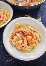 Shrimp pasta feels like such a treat, maybe because i don't often think to make it, or maybe because seafood dinners are a bit of an extravagance. Lemon Shrimp Pasta In Garlic White Wine Sauce 20 Minutes Recipe