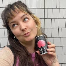 Til next time 💖 1. 🍜 2. Yayoi Kusama's Pumpkin, Naoshima Island 3. One of  many vending machine rolls of the dice 4. Yum 5. Fresh oranges