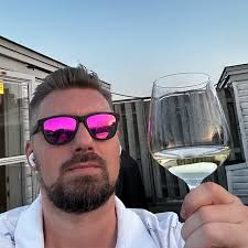 Post by ĻŪE (@lvcylv)