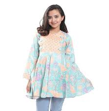 Karena keadaan perut dan tubuhnya yang semakin hari semakin membesar. 21 Koleksi Baju Batik Ibu Hamil Yang Lagi Booming