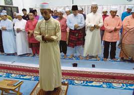 Took a few shots and went back home immediately, manutd match! Imam Bukan Sekadar Jaga Masjid Surau