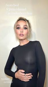 Aubrey Plaza Body Boobs - Quick Glimpse