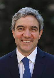 Die richter jedes senates werden je zur hälfte durch einen das erfordernis der zweidrittelmehrheit zwingt zu kompromissen und schließt die wahl von parteipolitisch besonders exponierten kandidaten aus. Stephan Harbarth Wikipedia