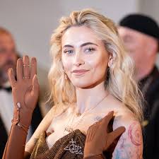 Lisa Marie Presley amends divorce filing to read 'legal separation'