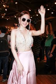 Angela phương trinh lê ngọc phương trang. Angela PhÆ°Æ¡ng Trinh Ä'á»'t Chay Tháº£m Ä'á» Vá»›i Thá»i Trang Khong Ná»™i Y Bao Dan Sinh