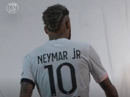 Maybe you would like to learn more about one of these? Neymar Mbappe E Marquinhos Apresentam Novo Uniforme Reserva Do Psg 21 07 2021 Uol Esporte