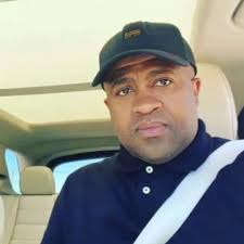 VACANCIES: We are seeking young, vibrant and energetic Sales Team to the  #MAXHOSA dynamic team in our New York Pop-up store. This is a 6 months  part-time contract. Available positions: 1x Store