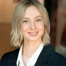 Laura Knipping's Instagram, Twitter & Facebook