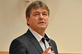 Palik lászló neve mindenki számára ismerősen cseng, hiszen több mint 20 évig volt meghatározó szereplője a magyar. Meghalt Puhl Sandor A Legismertebb Magyar Jatekvezeto Budapestkornyeke Hu