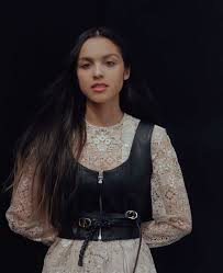 Olivia rodrigo recently debuted a new haircut on instagram. Olivia Rodrigo Celebmafia Olivia Rodrigo 01 15 2021 Celebmafia The Drivers License Singer 18 Had The Opportunity To Meet Her Idol Heartedthose