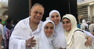 المذيعة المتهمة بقتل زوج شقيقتها: Ø£Ø´Ø±Ù Ø²ÙƒÙ‰ ÙˆØ±ÙˆØ¬ÙŠÙ†Ø§ ÙˆØ¨Ù†Ø§ØªÙ‡Ù… ÙŠØ³ØªÙ‚Ø¨Ù„ÙˆÙ† Ø§Ù„Ø¹Ø§Ù… Ø§Ù„Ø¬Ø¯ÙŠØ¯ 2020 ÙÙ‰ Ø§Ù„Ø­Ø±Ù… Ø§Ù„Ù…ÙƒÙ‰ ØµÙˆØ± Ø§Ù„ÙŠÙˆÙ… Ø§Ù„Ø³Ø§Ø¨Ø¹