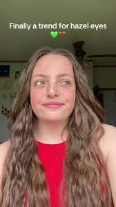 Hazel Eye Trend Sienna Clark