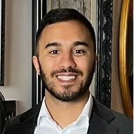 70+ perfiles de «Dholakia»