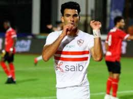 أصبح اسم لاعب فريق الزمالك أحمد سيد زيزو حديث مواقع التواصل الاجتماعي، بالتزامن مع اقتراب انتهاء مدة مع القلعة البيضاء، حيث تردد أنباء بانتقاله للنادي الأهلي، بعدما رفضت إدارة نادي الزمالك تنفيذ. Vgowweb5mhsbom