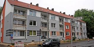 «wenn vonovia die deutsche wohnen übernimmt, hält sie fast zehn prozent der berliner wohnungen. Leinhausen Mieter Verargert Uber Wohnungskonzern Vonovia