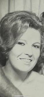 Frances Finley's Instagram, Twitter & Facebook