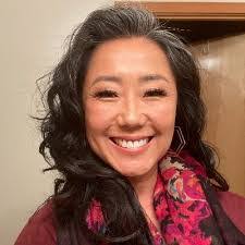 Lisa Kroll's Instagram, Twitter & Facebook