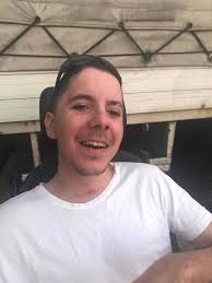 Jovem de Braga precisa de ajuda para apoiar tratamentos de reabilitação