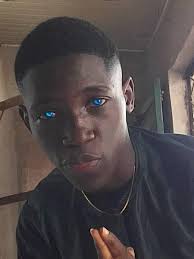 Trend of invisible pants among women