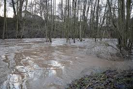 Das hochwasser sorgt auch für spektakuläre bilder. Hochwasser In Hessen Wasserstande Steigen An