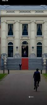 Dutch prime minister mark rutte famously likes to cycle to work, but in europe he is increasingly known for slamming on the brakes. Dutch Prime Minister Mark Rutte On His Bike Going To The King To Hand In The Resignation Of His Entire Cabinet 9gag