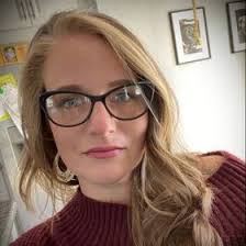 Heather Poppe's Instagram, Twitter & Facebook