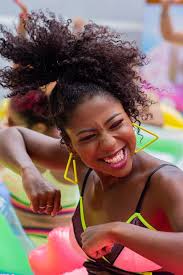 Carol Roberto, semifinalista do 'The Voice 2019', lança clipe