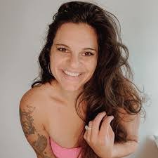 Ashley Tomes's Instagram, Twitter & Facebook