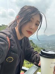 雨露森林最近很夯的景點這裡風景真的很舒服啊….我頭髮是…怎麼回事快放上你們的大頭照🤣🤣 #雨露森林#美美的風景換口氣#