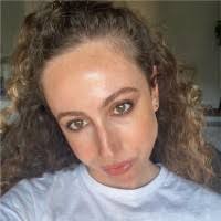 200+ profili “Amanda”