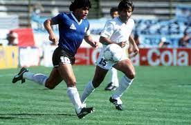 A collection of maradnoa's dribbling, passing, shotting, and being fouled in the game argentina vs uruguay in 1986 world cup. Maradona Retro Pics Maradonapics Retro Pictures World Cup Retro