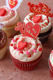 Valentine S Day Red Velvet Cupcake In 2020 Red Velvet Cupcakes Magnolias Bakery Bakery