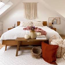 Elegantes bank vor dem bett hocker vor bett dekoration ideen cbl von hocker vor dem bett bild corium ottomane nachttisch sitzhocker sitz truhe hocker 19 09 2019 decken bank vor dem bett mit pflanzen. Solebich De So Eine Sitzbank Vor Dem Bett Ist Nicht Nur Facebook