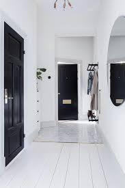 Black And White Interior Design Modern Epingle Par Ashley Pretty Passive Good Sur Dressing Room Porte Noire Amenagement Appartement Maison