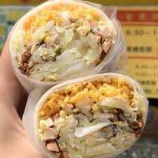 這家春捲好好吃😋, -, 📍『 頂好全麥春捲 』, ᴹᴱᴺᵁ, ✰ 一般春捲 $４５, /, 一般的就很扎實飽滿也有加大/加料/加皮,  全麥潤餅皮吃起來有淡淡的麥香很Q彈👍🏻, 餡料高麗菜爽脆清甜加上炒蛋豆乾柴魚超清爽, 最愛的就是起司酥脆脆的口感更豐富香氣十足, -, ➢  高雄市苓雅區和平一路149-1號, ☏ 8:30-19:00(平日)/9:00-17:00(週六), ◵ ...