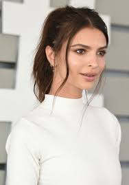 Emily Ratajkowski Sur Instagram Les Emratees Lui Font De L Ombre Emily Ratajkowski Celebrities Model