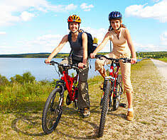 Fahrrad Fahren Die Ideale Sportart Fur Den Rucken Gesund Co At