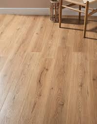 Select surfaces heritage oak spill defense laminate flooring. Loft Natural Oak Laminate Flooring Direct Wood Flooring