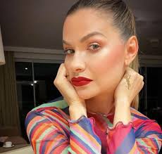 Rafa Brites refaz cirurgia da cesárea: Toda vez que coloco calça jeans,  machuca