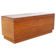 Living room, bedroom, dining room, patio Mid Century Modern Blanket Chests 34 For Sale At 1stdibs