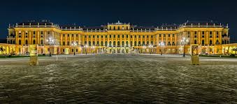 Schönbrunn palace was the main summer residence of the habsburg rulers, located in hietzing, vienna. Schloss Schonbrunn Bei Nacht Foto Bild World Osterreich Wien Bilder Auf Fotocommunity