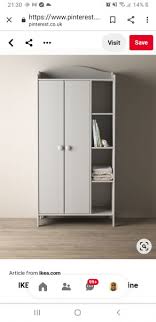 La struttura è dotata di guide di scorrimento, così puoi collocare contenitori e ripiani dove vuoi e spostarli quando cambiano le tue esigenze. Ikea Trofast Wardrobe And Chest Of Drawers
