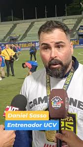 🎙🇻🇪 Desde la raya de cal, el estratega Daniel Sasso llevó a la UCV a  obtener su primer trofeo en la Liga Futve, luego de 68 años., 📝🏆 En su  segundo ciclo al mando del equipo tricolor, Sasso logró ...