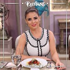 Mientras contaba que la entrada era una papa rosti con salmón ahumado, interrumpió a los presentes para intercambiar los platos: Recetazas La Mesaza De Mirtha Legrand Disfrutando De Facebook