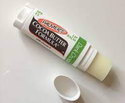 It keeps lips protected from the harsh sun which can trigger cold sores and contribute to fine lines around the mouth.cocoa butter melts on contact with the skin creating a lush barrier which softens and moisturises lips.news article : Palmer S Cocoa Butter Formula Ultra Moisturizing Lip Balm Dark Chocolate And Mint Spf 15 Review Makeupandbeauty Com
