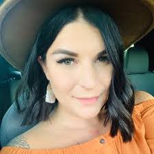 Cassandra Knowles's Instagram, Twitter & Facebook